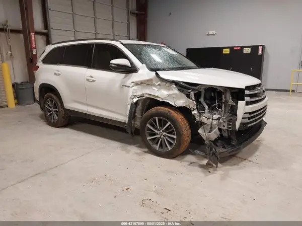 5TDJGRFH3KS070254 2019 TOYOTA HIGHLANDER - Image 1
