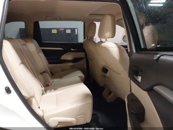 5TDJGRFH3KS070254 2019 TOYOTA HIGHLANDER - Image 8