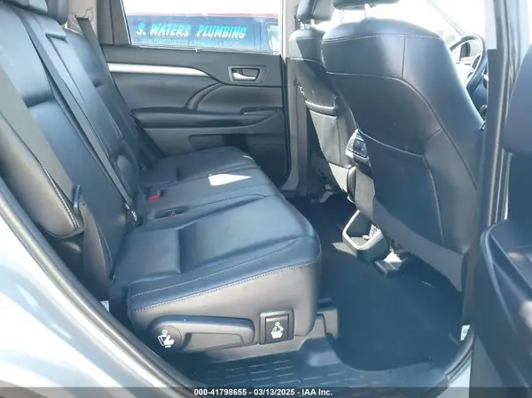 5TDJGRFH3KS070920 2019 TOYOTA HIGHLANDER - Image 8