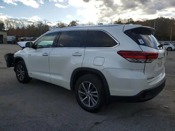 5TDJGRFH4HS024389 2017 TOYOTA HIGHLANDER - Image 2