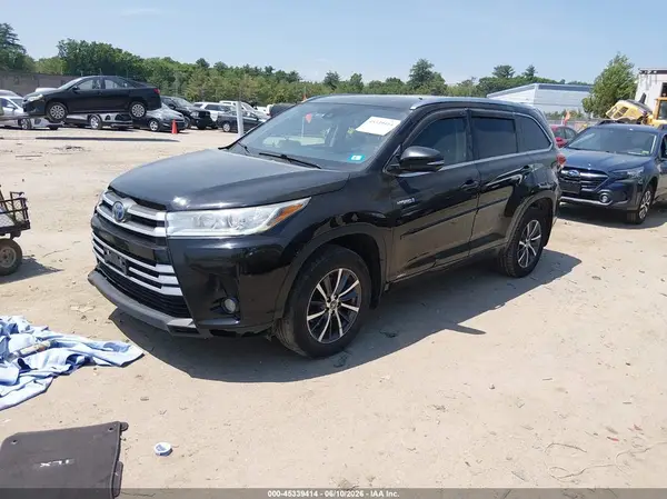 5TDJGRFH4HS025994 2017 TOYOTA HIGHLANDER - Image 2