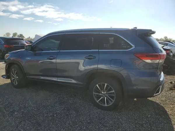 5TDJGRFH4HS032587 2017 TOYOTA HIGHLANDER - Image 2