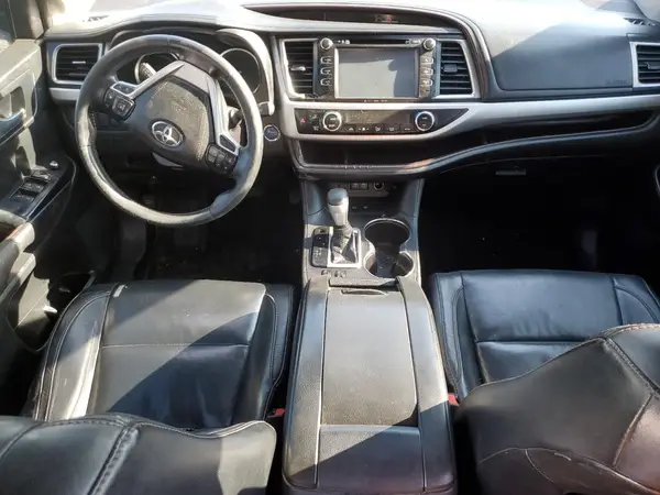 5TDJGRFH4HS032587 2017 TOYOTA HIGHLANDER - Image 8