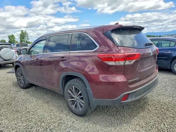 5TDJGRFH4JS038380 2018 TOYOTA HIGHLANDER - Image 2
