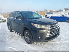 5TDJGRFH4JS043126 2018 TOYOTA HIGHLANDER