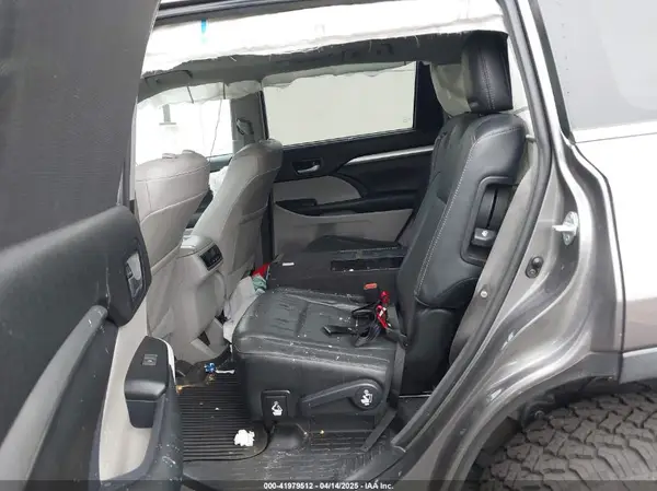 5TDJGRFH4JS044843 2018 TOYOTA HIGHLANDER - Image 8