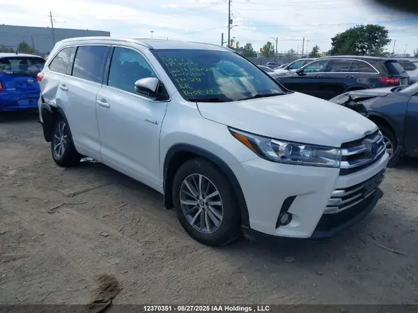 5TDJGRFH4JS046611 2018 TOYOTA HIGHLANDER - Image 1