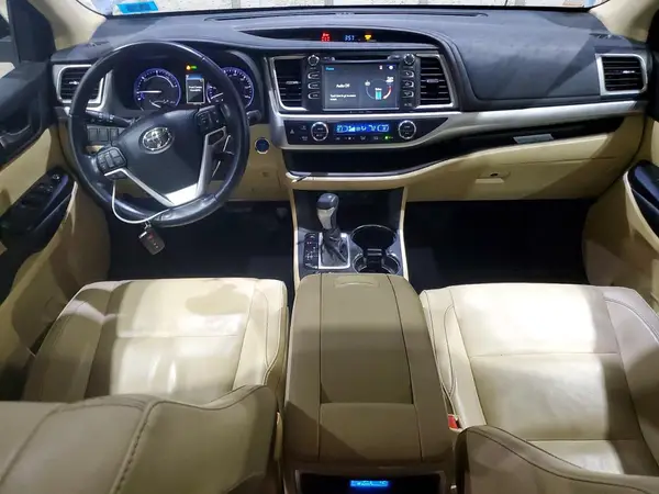 5TDJGRFH4JS048049 2018 TOYOTA HIGHLANDER - Image 8