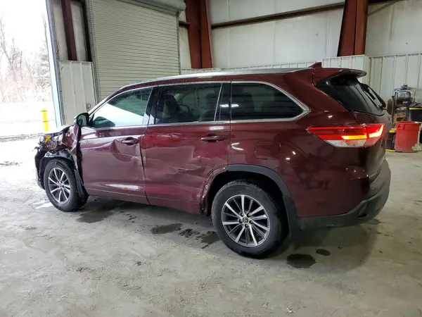 5TDJGRFH4JS050836 2018 TOYOTA HIGHLANDER - Image 2