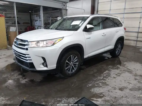 5TDJGRFH4K5054080 2019 TOYOTA HIGHLANDER - Image 2