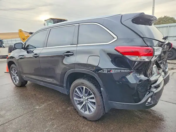 5TDJGRFH4KS053589 2019 TOYOTA HIGHLANDER - Image 2