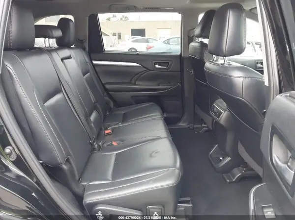 5TDJGRFH4KS054404 2019 TOYOTA HIGHLANDER - Image 8