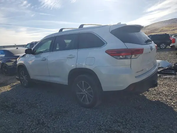 5TDJGRFH4KS067072 2019 TOYOTA HIGHLANDER - Image 2