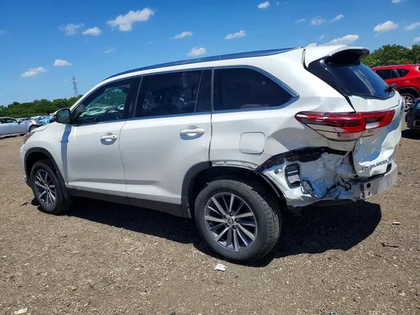 5TDJGRFH4KS067251 2019 TOYOTA HIGHLANDER - Image 2
