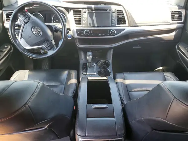 5TDJGRFH4KS067251 2019 TOYOTA HIGHLANDER - Image 8