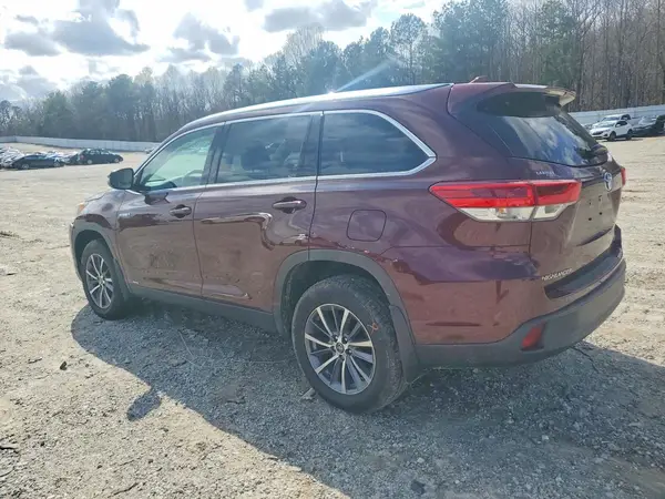 5TDJGRFH4KS076452 2019 TOYOTA HIGHLANDER - Image 2
