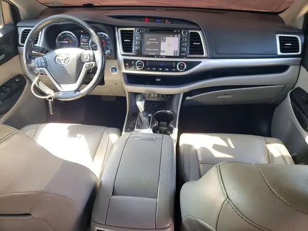 5TDJGRFH5HS024580 2017 TOYOTA HIGHLANDER - Image 8