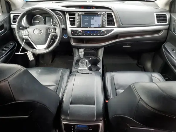 5TDJGRFH5JS037075 2018 TOYOTA HIGHLANDER - Image 8