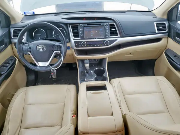 5TDJGRFH5JS040588 2018 TOYOTA HIGHLANDER - Image 8