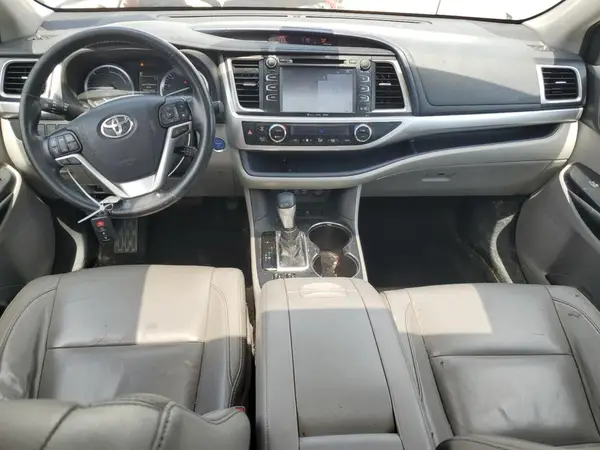 5TDJGRFH5JS043992 2018 TOYOTA HIGHLANDER - Image 8