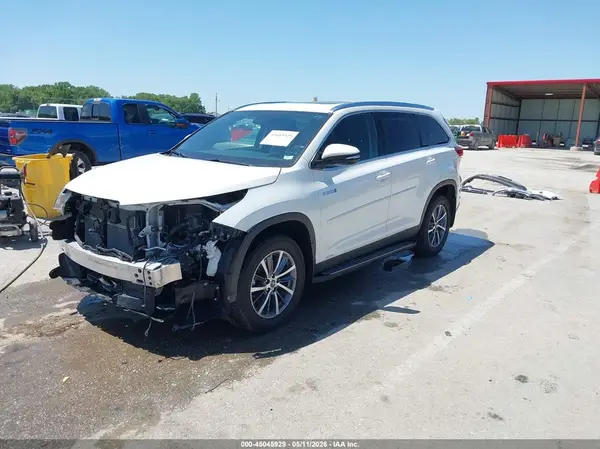 5TDJGRFH5KS053083 2019 TOYOTA HIGHLANDER - Image 2