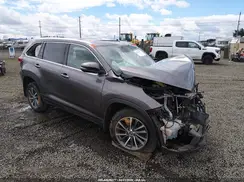 5TDJGRFH5KS059756 2019 TOYOTA HIGHLANDER