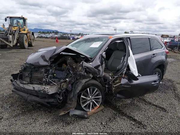 5TDJGRFH5KS059756 2019 TOYOTA HIGHLANDER - Image 2