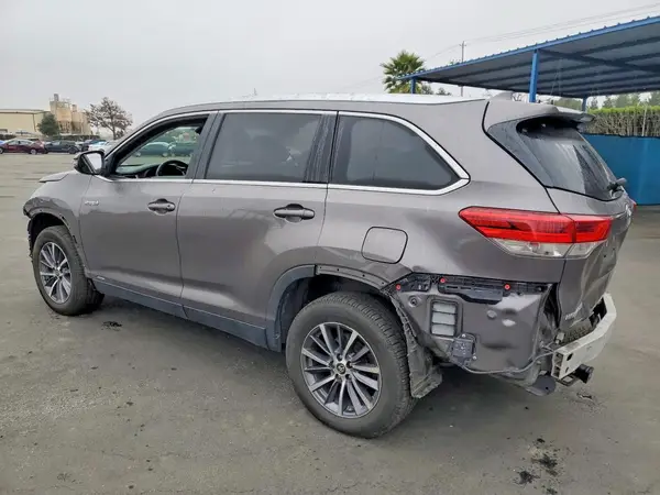 5TDJGRFH5KS060597 2019 TOYOTA HIGHLANDER - Image 2