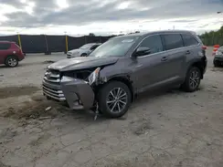 5TDJGRFH5KS068893 2019 TOYOTA HIGHLANDER