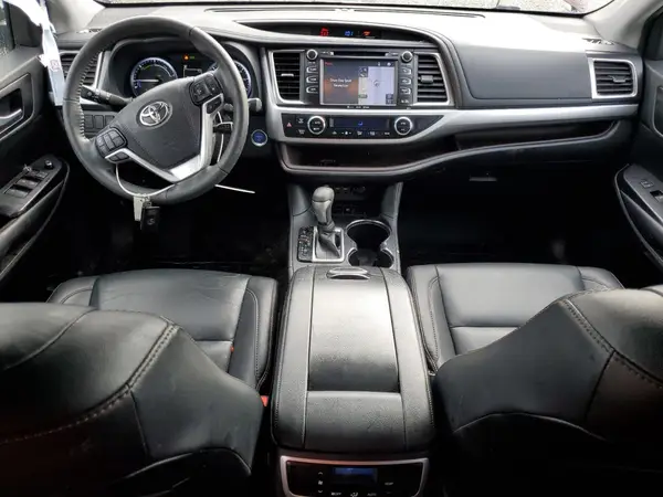 5TDJGRFH5KS073043 2019 TOYOTA HIGHLANDER - Image 8
