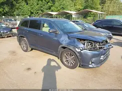 5TDJGRFH5KS076492 2019 TOYOTA HIGHLANDER