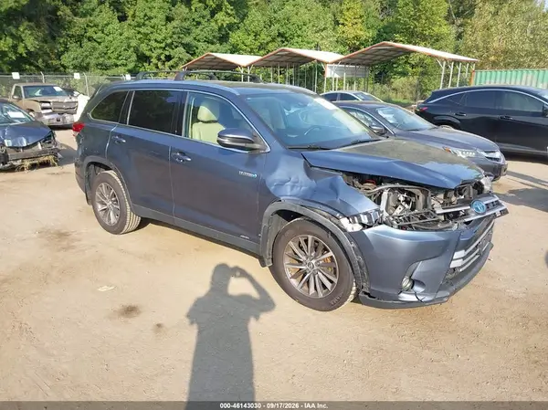 5TDJGRFH5KS076492 2019 TOYOTA HIGHLANDER - Image 1