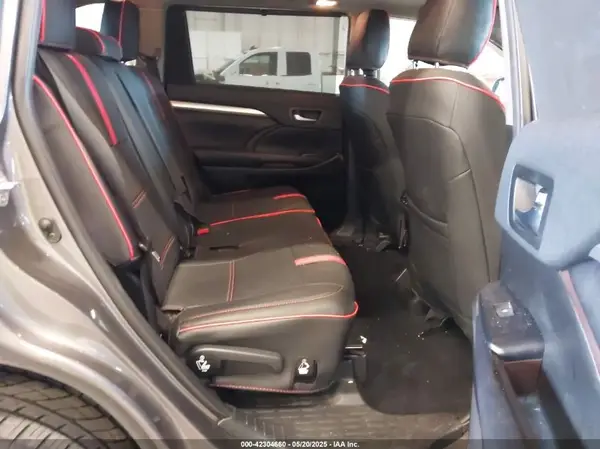 5TDJGRFH5KS076623 2019 TOYOTA HIGHLANDER - Image 8