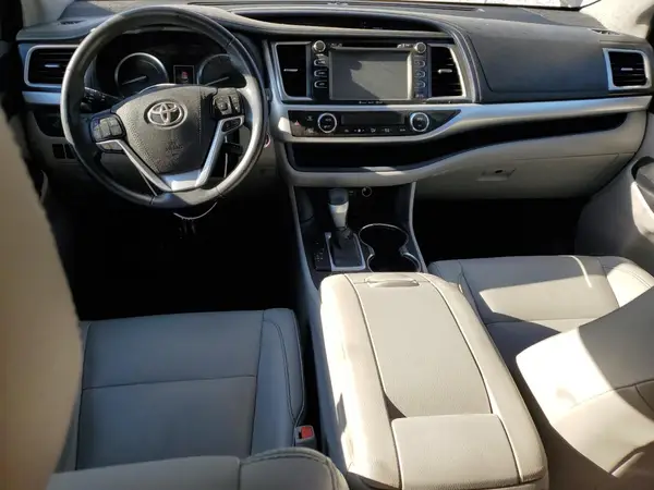5TDJGRFH5KS079053 2019 TOYOTA HIGHLANDER - Image 8