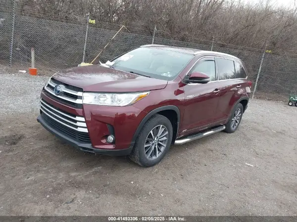 5TDJGRFH6HS030792 2017 TOYOTA HIGHLANDER - Image 2