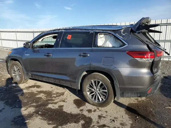 5TDJGRFH6HS030968 2017 TOYOTA HIGHLANDER - Image 2