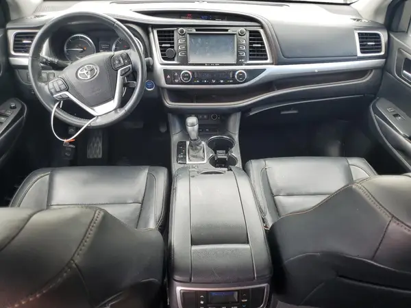 5TDJGRFH6HS031909 2017 TOYOTA HIGHLANDER - Image 8