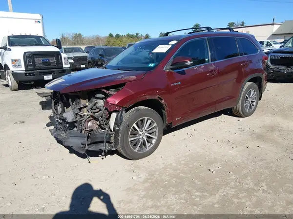 5TDJGRFH6HS033305 2017 TOYOTA HIGHLANDER - Image 2