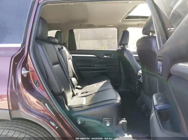 5TDJGRFH6HS033305 2017 TOYOTA HIGHLANDER - Image 8