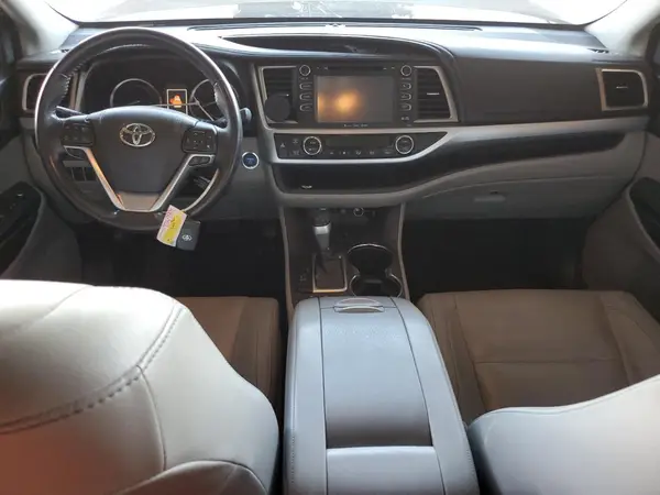 5TDJGRFH6JS041152 2018 TOYOTA HIGHLANDER - Image 8