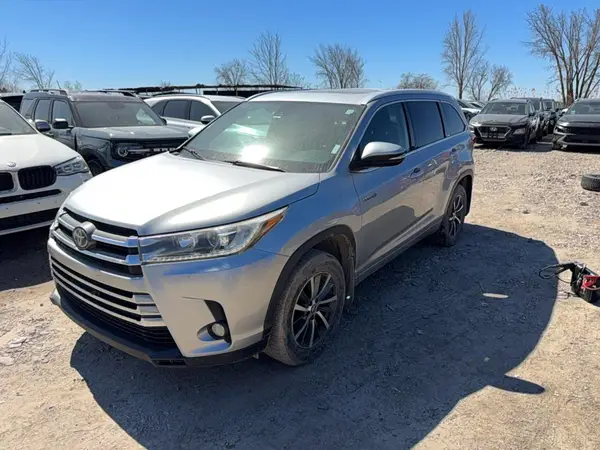5TDJGRFH6JS050207 2018 TOYOTA HIGHLANDER - Image 2