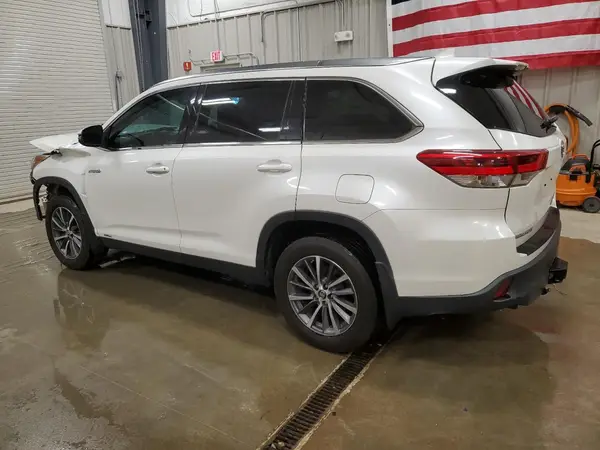 5TDJGRFH6KS052640 2019 TOYOTA HIGHLANDER - Image 2