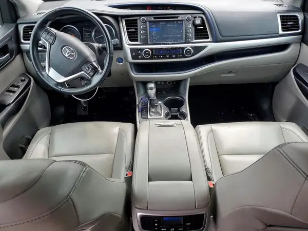 5TDJGRFH6KS058325 2019 TOYOTA HIGHLANDER - Image 8