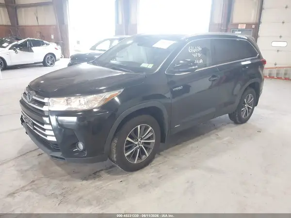 5TDJGRFH6KS065744 2019 TOYOTA HIGHLANDER - Image 2