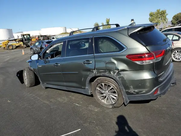 5TDJGRFH6KS068496 2019 TOYOTA HIGHLANDER - Image 2