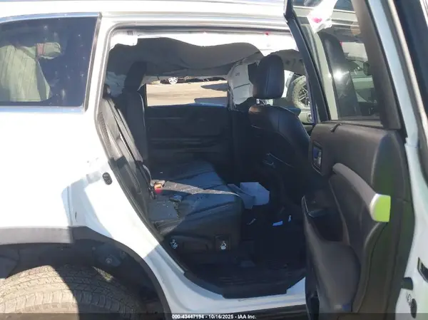 5TDJGRFH6KS071544 2019 TOYOTA HIGHLANDER - Image 8