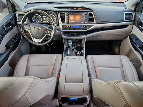 5TDJGRFH6KS075366 2019 TOYOTA HIGHLANDER - Image 8