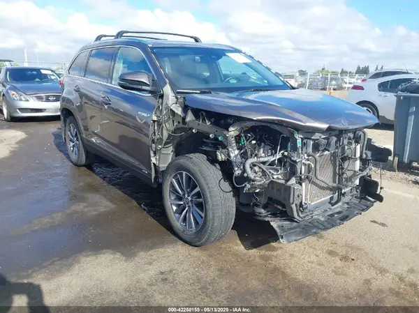 5TDJGRFH6KS078946 2019 TOYOTA HIGHLANDER - Image 1