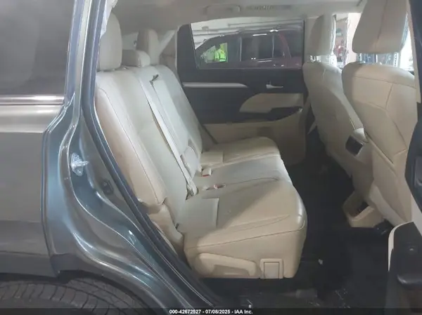 5TDJGRFH7HS020756 2017 TOYOTA HIGHLANDER - Image 8