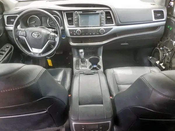 5TDJGRFH7HS022488 2017 TOYOTA HIGHLANDER - Image 8